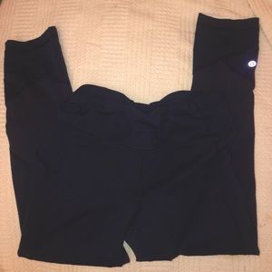 Lululemon crop leggings size 6